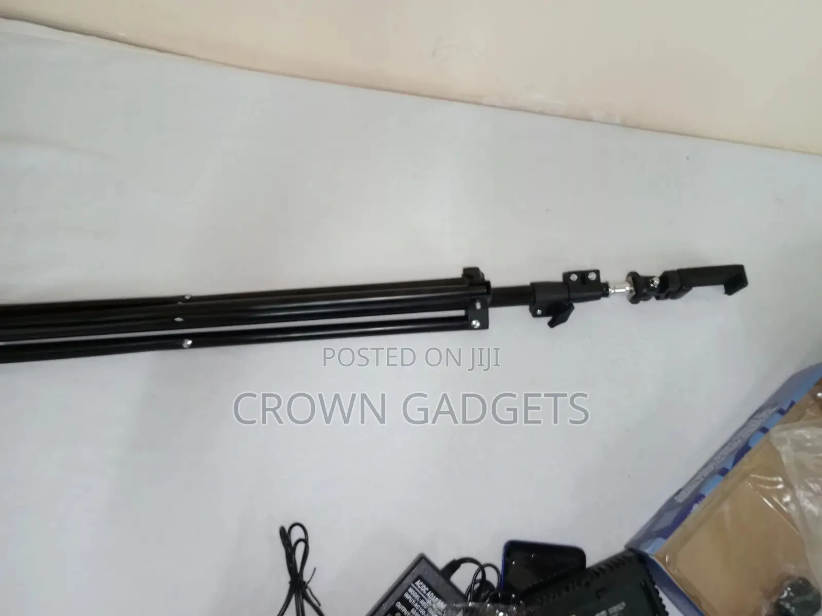 Adjustable Aluminium Alloy Tripod Stand Holder for Mobile