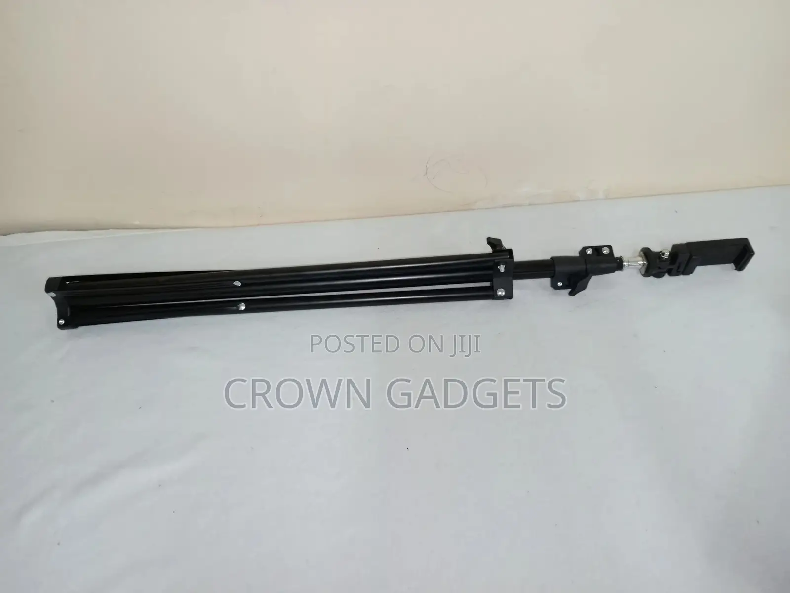Adjustable 1.6M Tripod Stand
