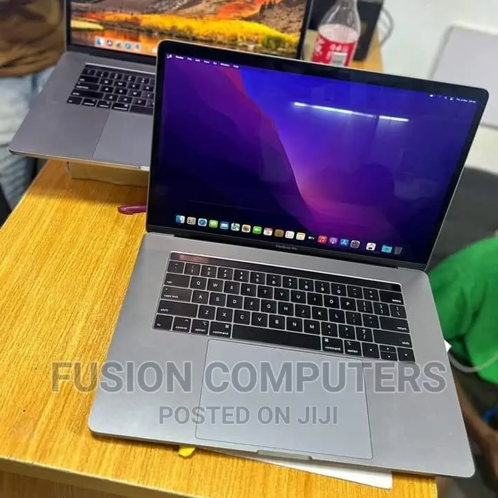 Laptop Apple MacBook Pro 2015 16GB Intel Core I7 SSD 512GB