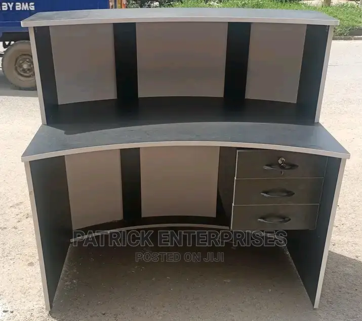 Morden Reception Desk Curved