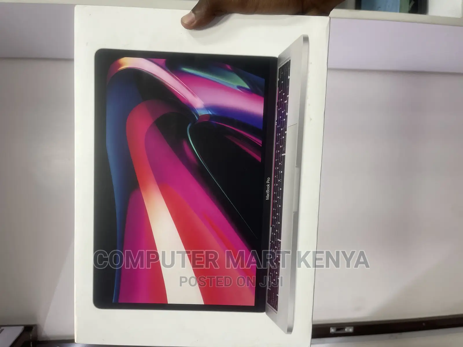 New Laptop Apple MacBook Pro 16GB Apple M2 Ultra SSD 512GB