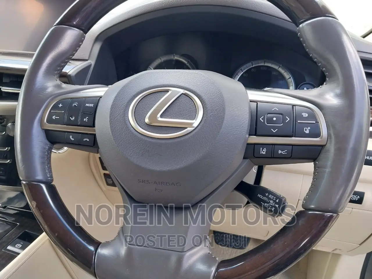 Lexus LX 2018 Gold