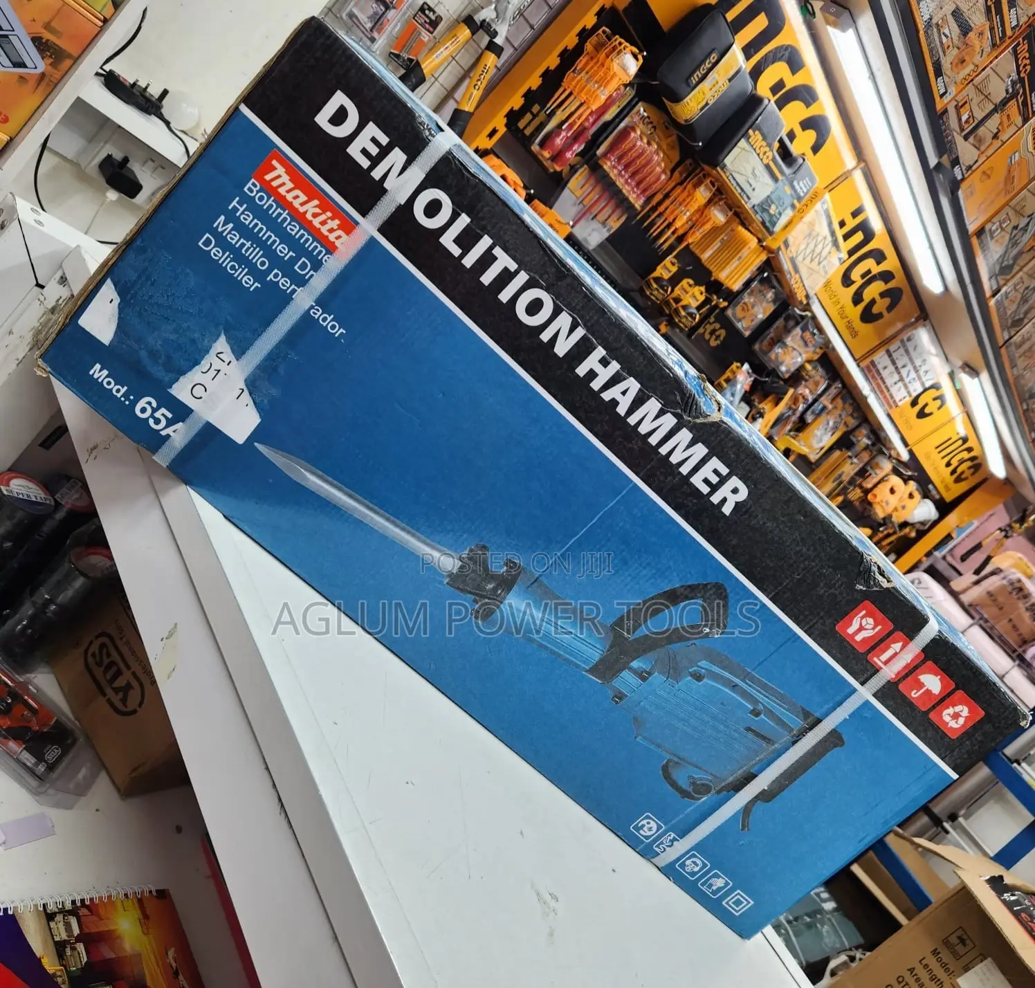 Makita Demolisher Hammer 2000W