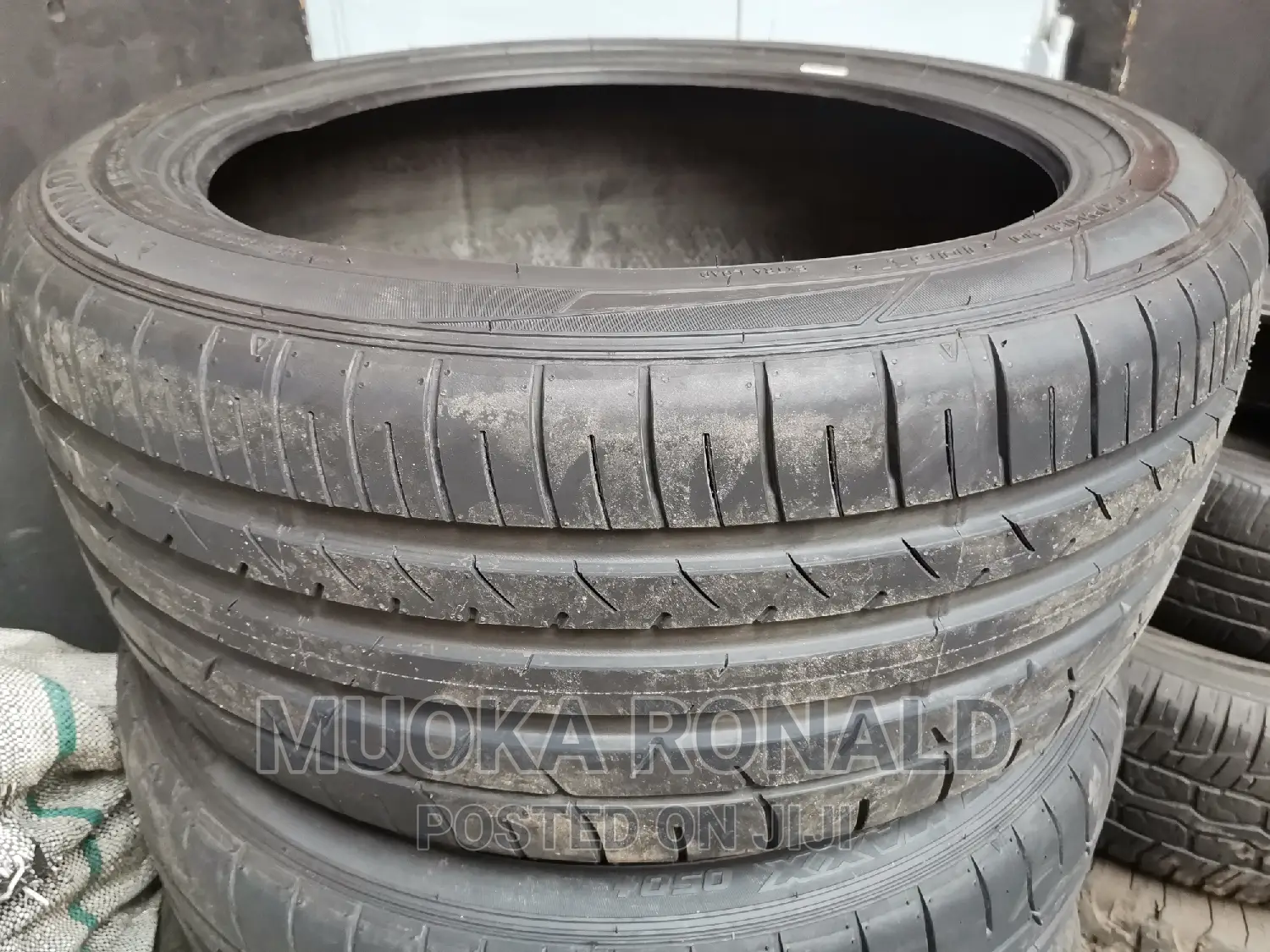275/40R20 Dunlop Tyre Made Japan