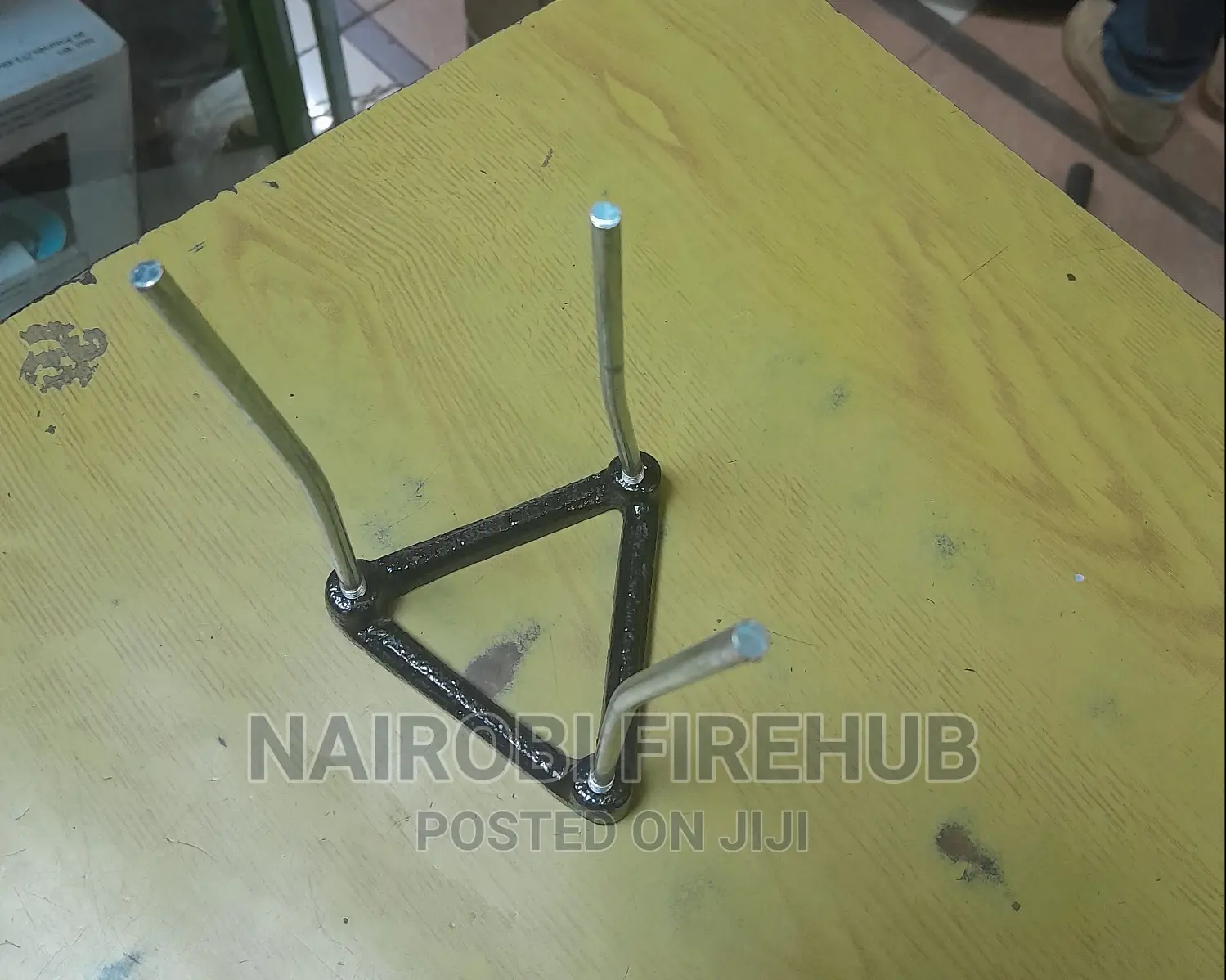 Tripod Stand for School Laboratory