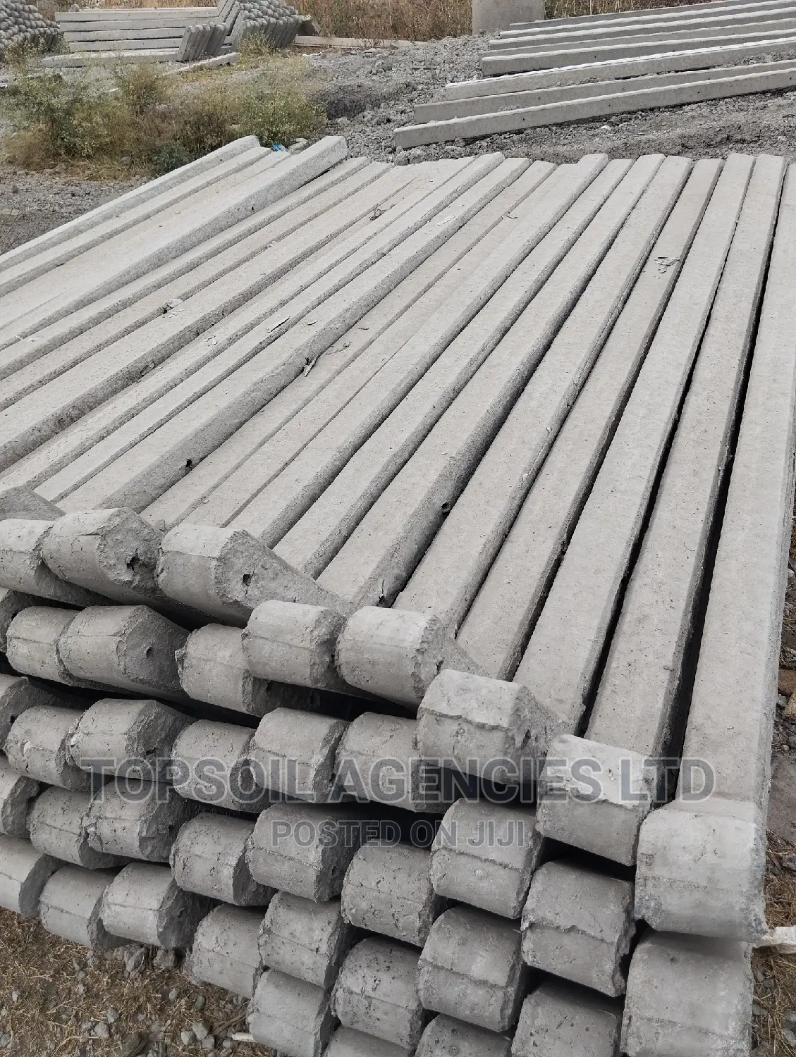 Vikingi/Fencing Concrete Logs /Post