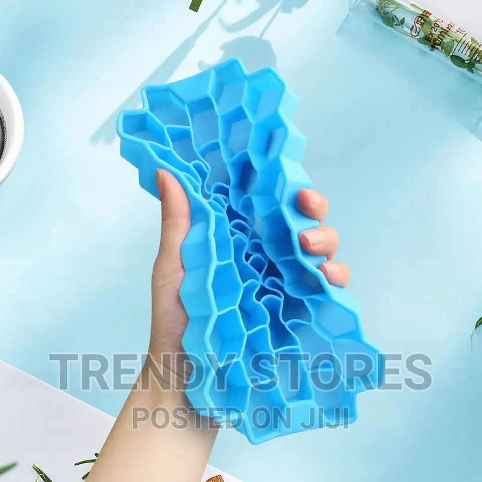 Reusable Honeycomb Silicone Icecube Mould*