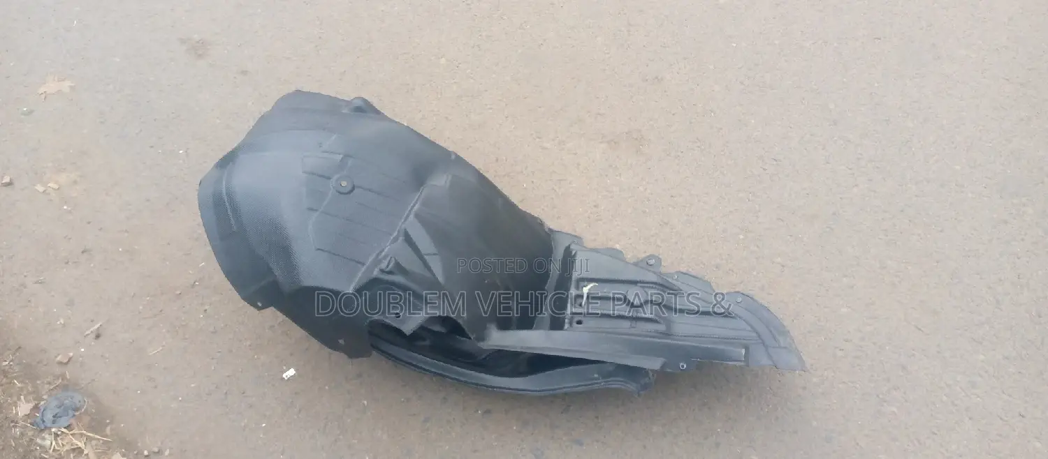 Stoneguard/Fender Liner Subaru Outback