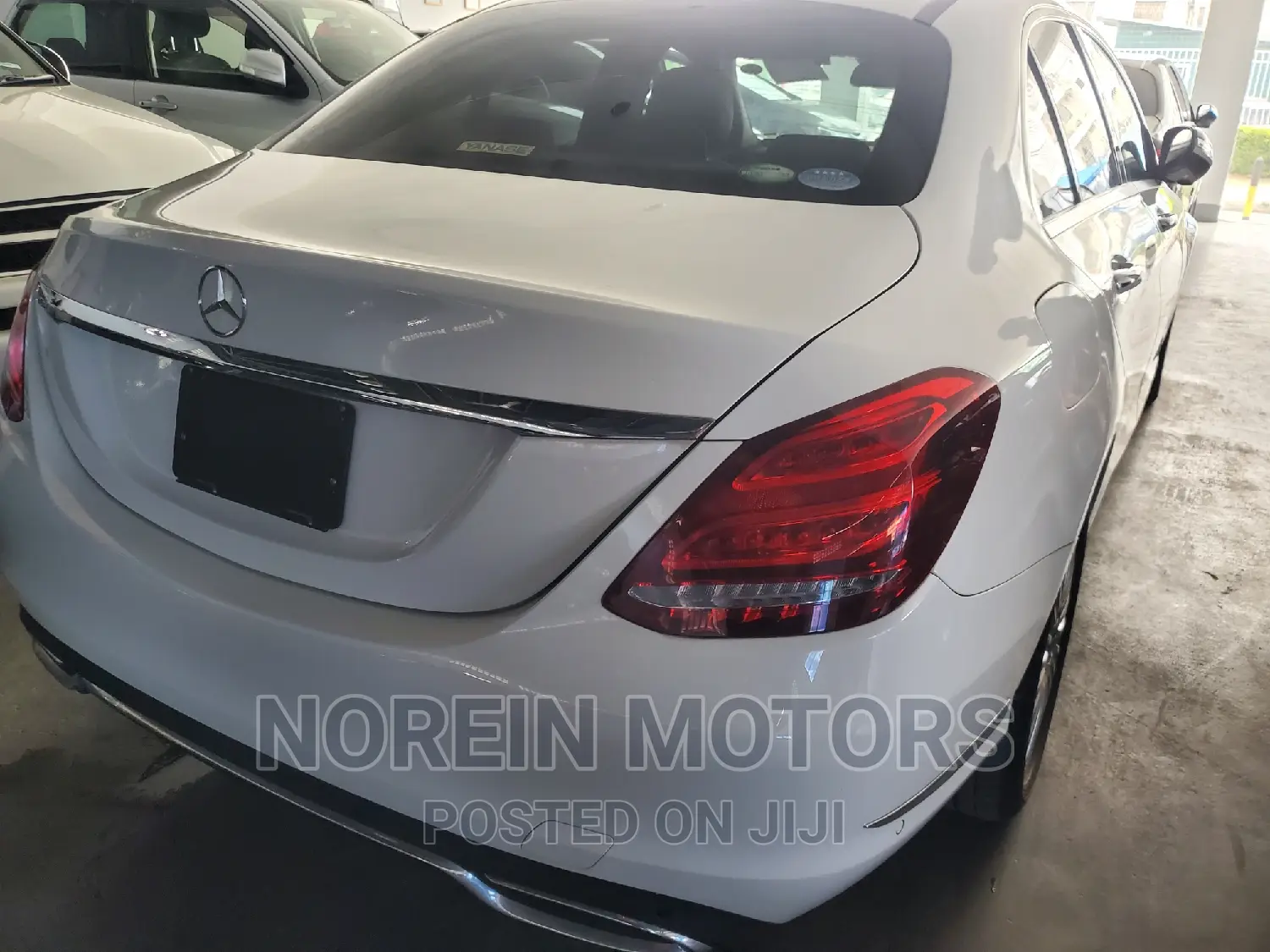 Mercedes-Benz C200 2016 Off white