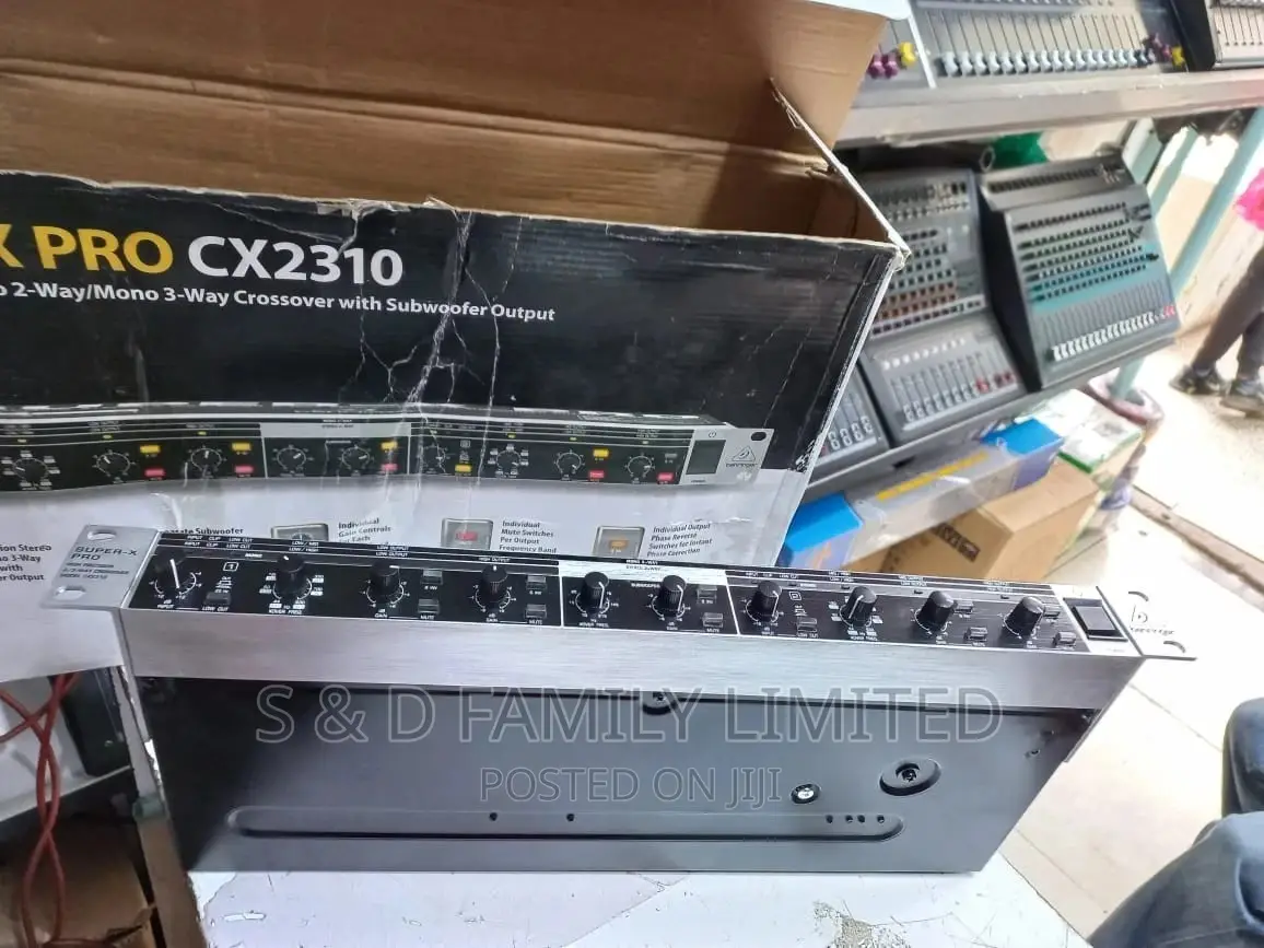 Behringer Crossover With Subout CX2310