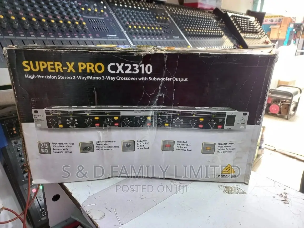 Behringer Crossover With Subout CX2310