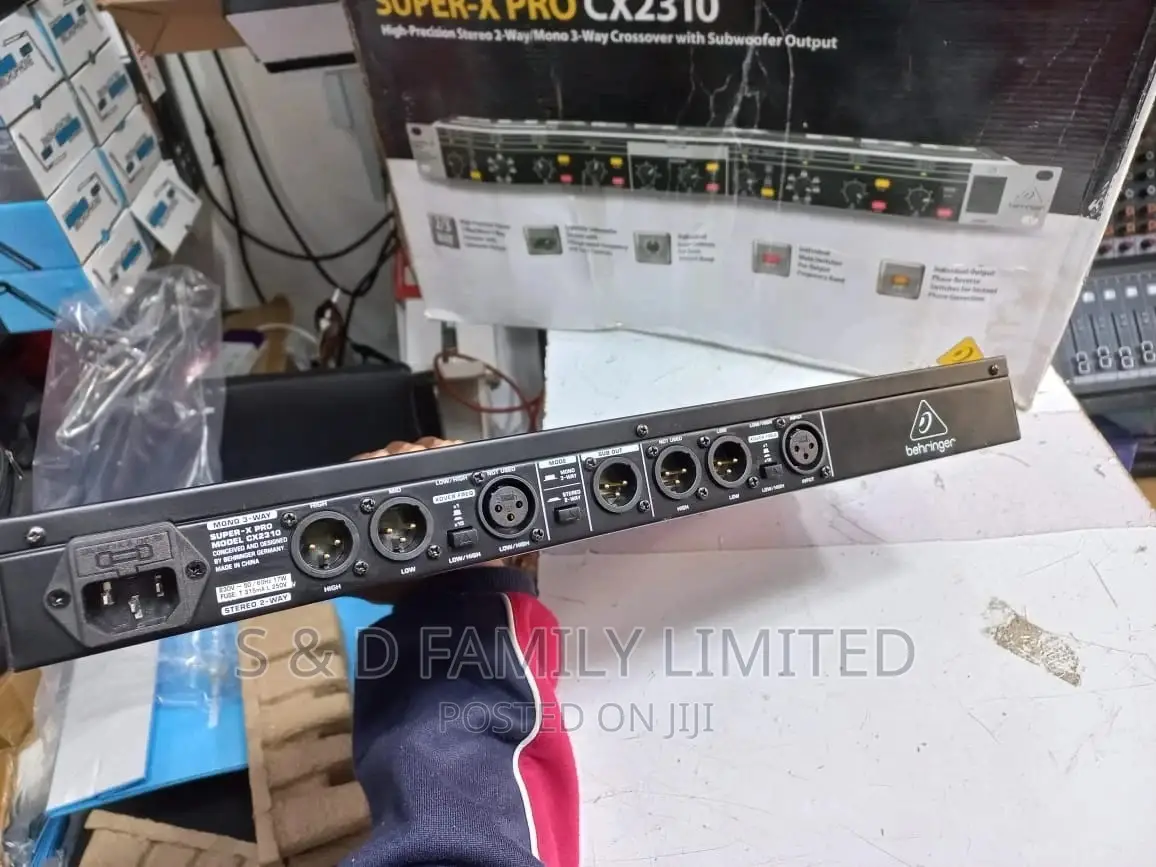 Behringer Crossover With Subout CX2310