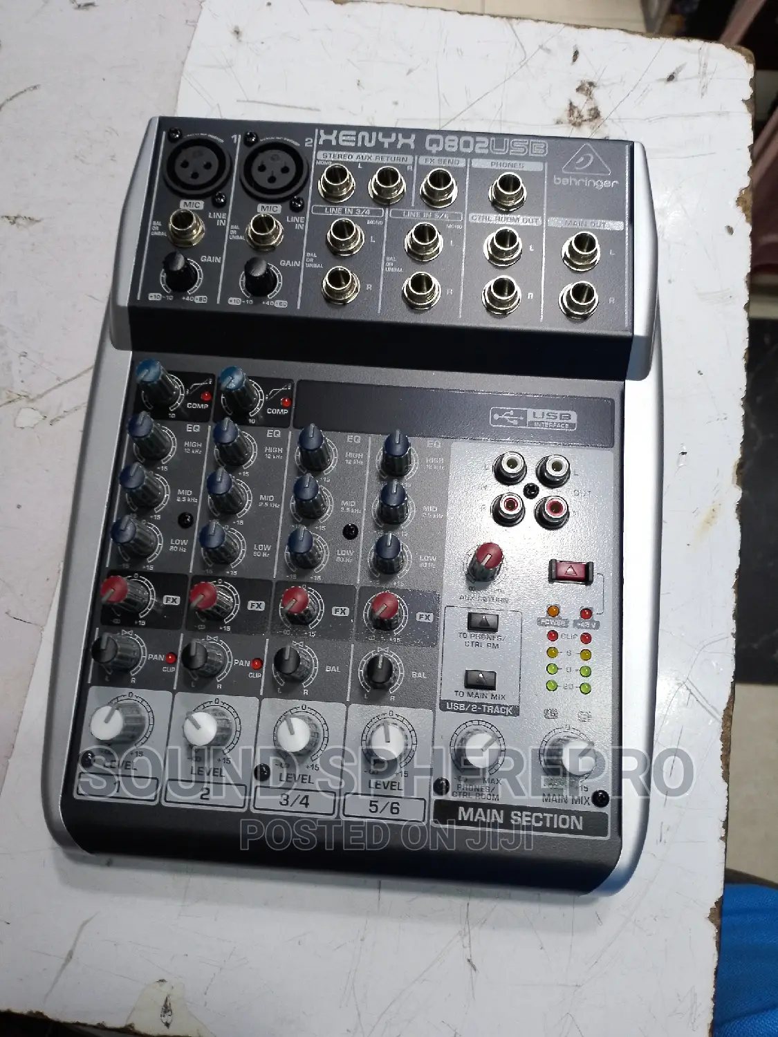 Behringer Xenyx Q802 USB Mixer