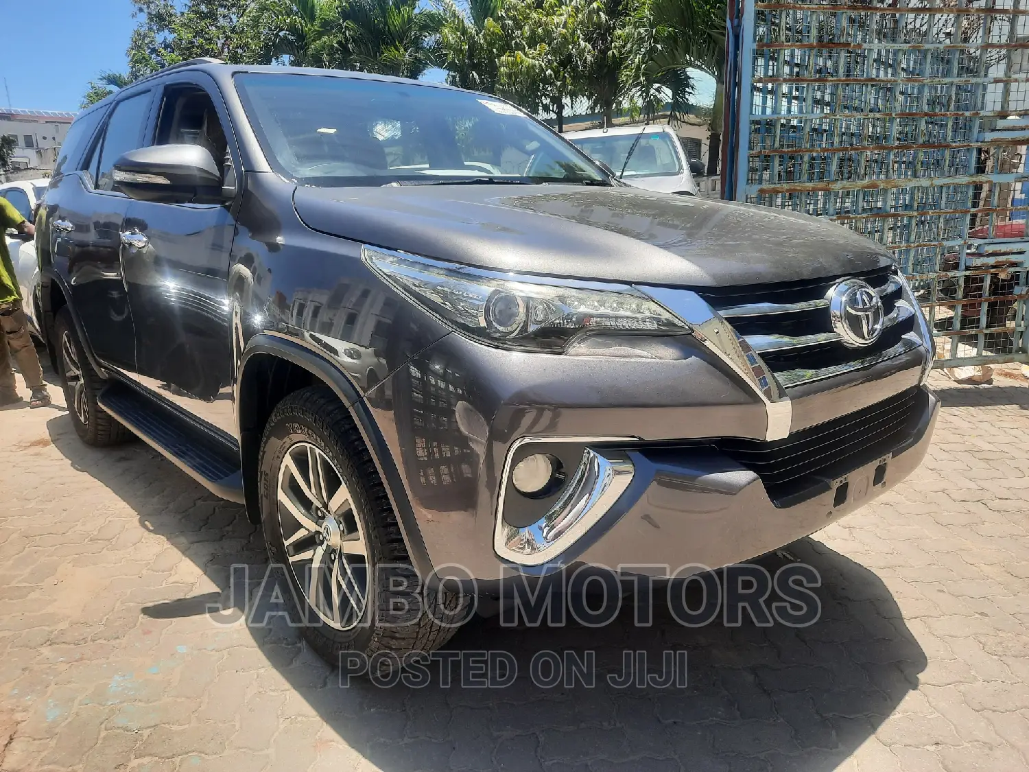Toyota Fortuner 2.8 D AWD 2016 Silver