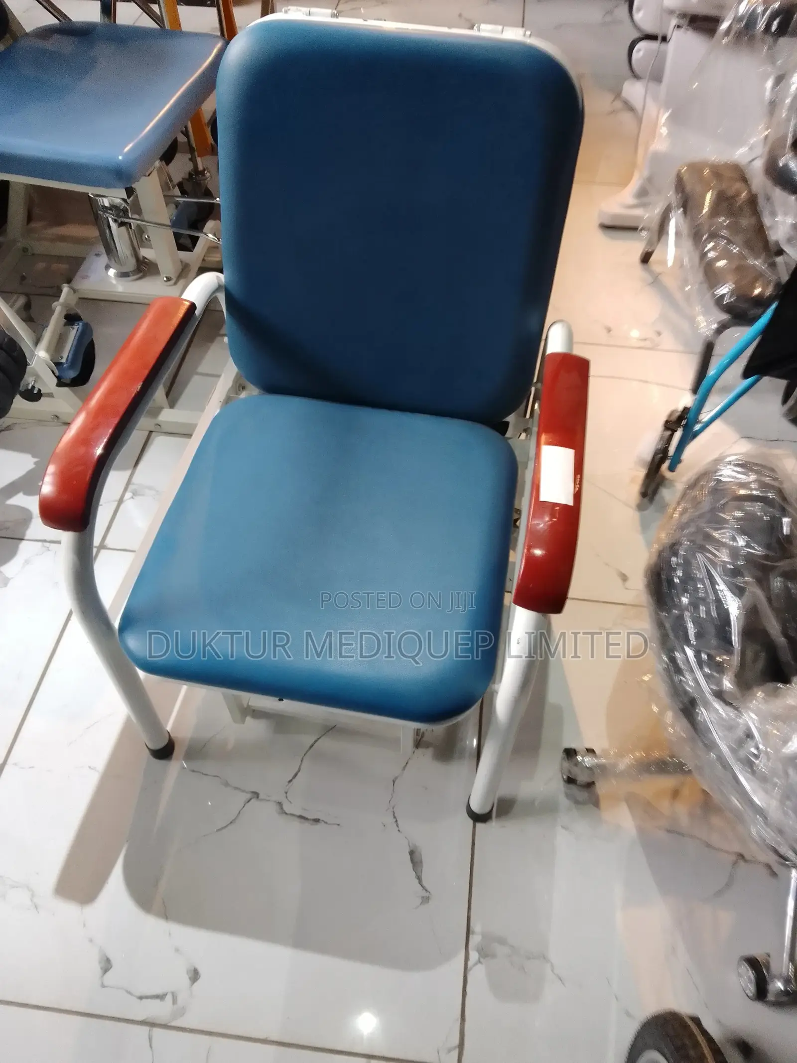 Blood Transfusion Chair/ Bed Can Be Turned Into Bed