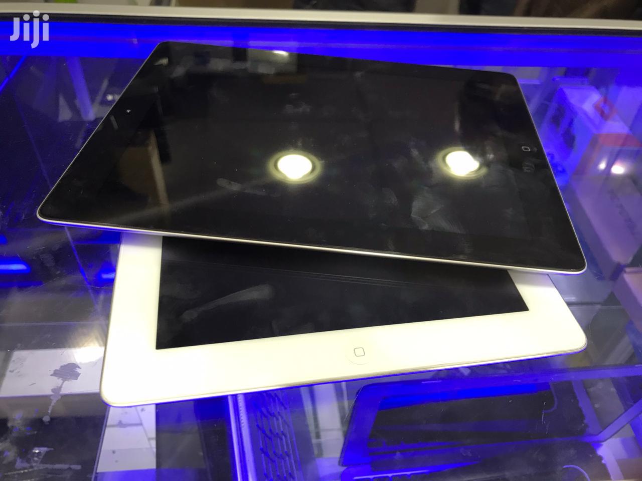 Apple iPad 2 Wi-Fi 16 GB Silver