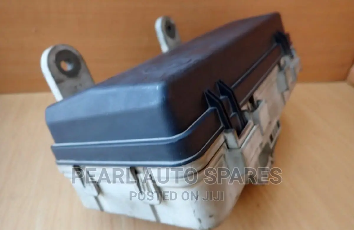 Fusebox Isuzu FRR 90 Slayqueen (Wheel)