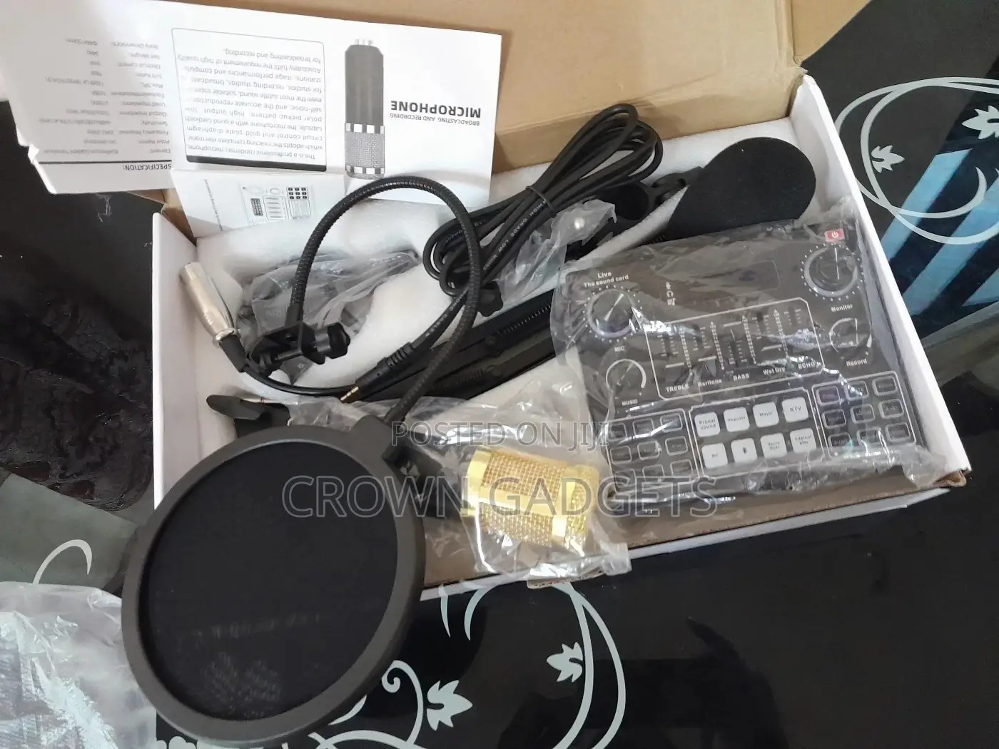 Condenser Microphone With V9live Sound Card Bm800