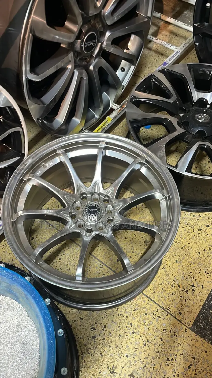 Toyota Alphard, Vanguard 17 Inch Offset Rims