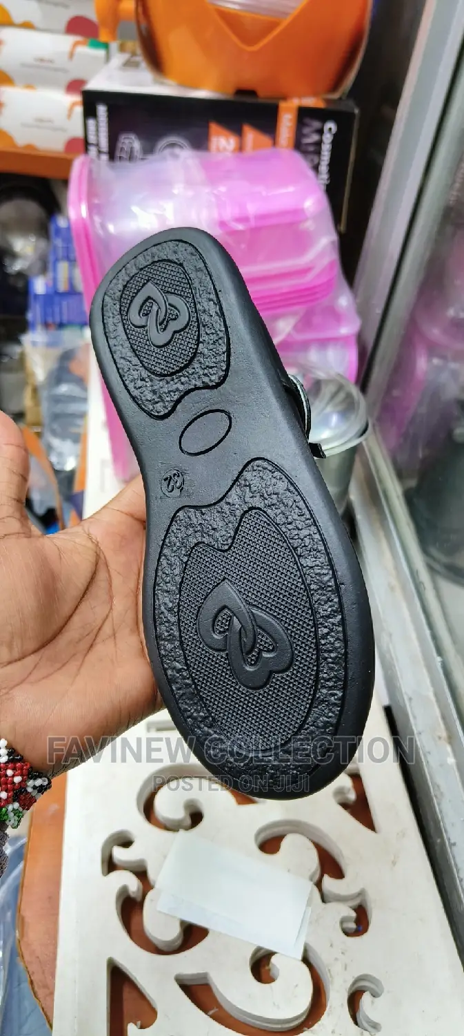 Girls High Quality Leather School Shoes