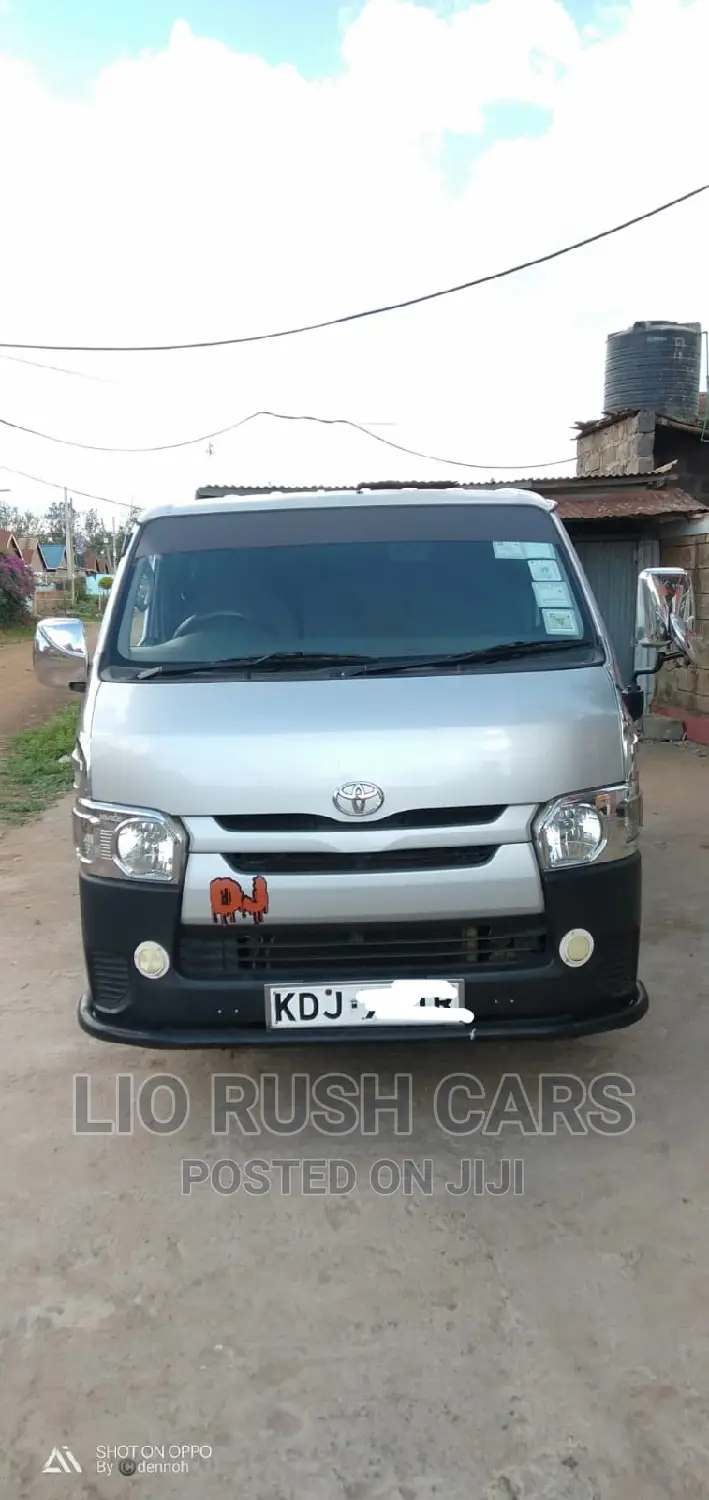 Toyota HiAce 2015 Silver