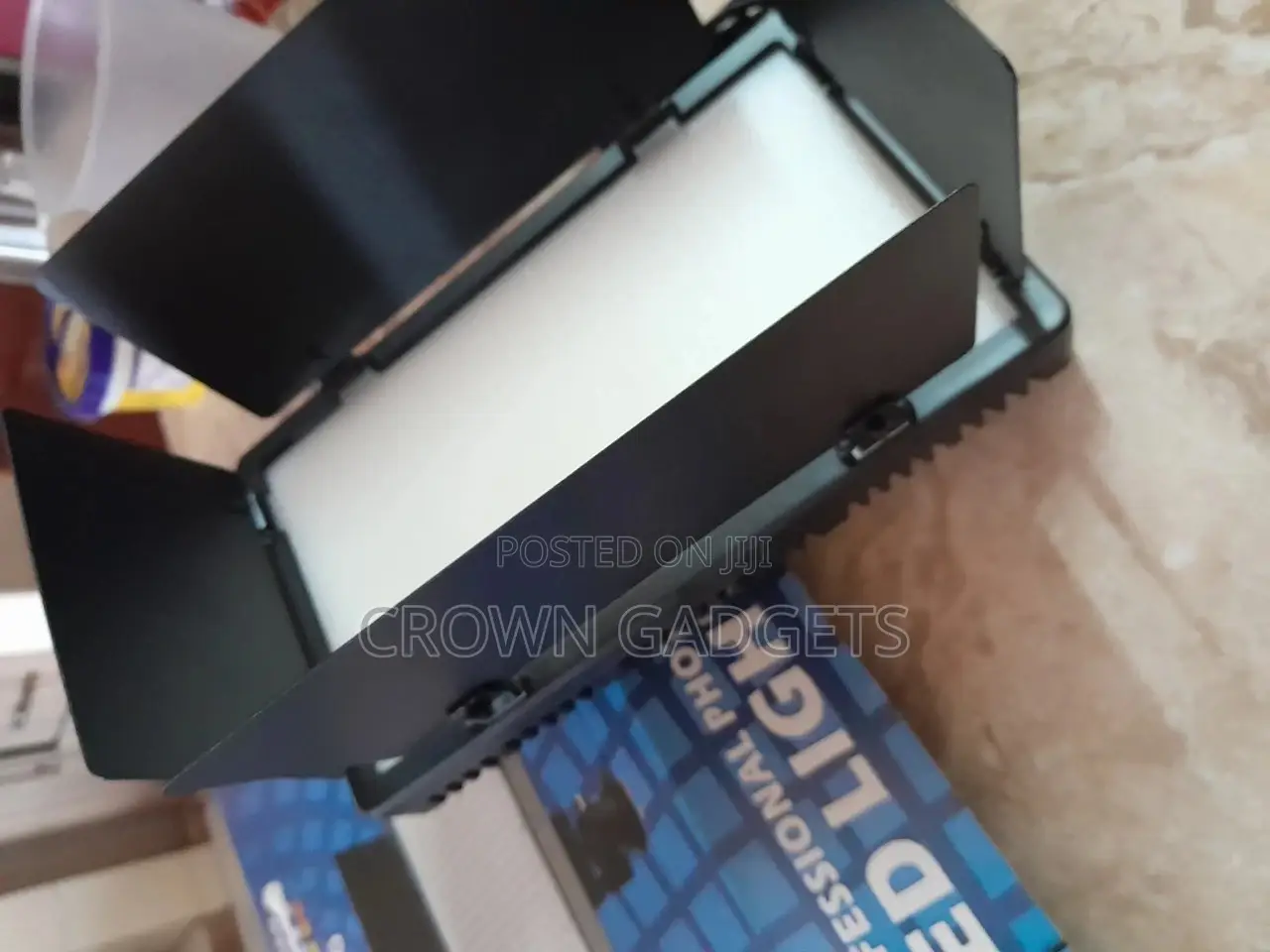 U600 LED Professional Video Light. Professional Lights