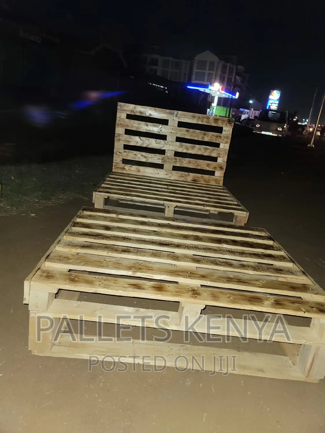 4*6 Pallet Bed- Detachable and Blazed Pallet Bed. (EN#006 )