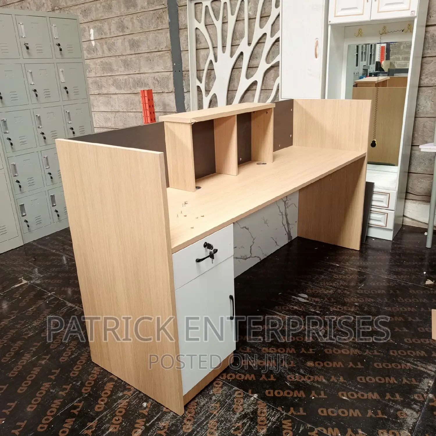 Executive Imported Morden Reception Desk 2 MTRS