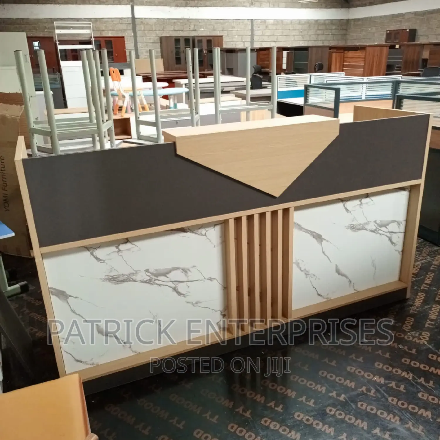 Executive Imported Morden Reception Desk 2 MTRS