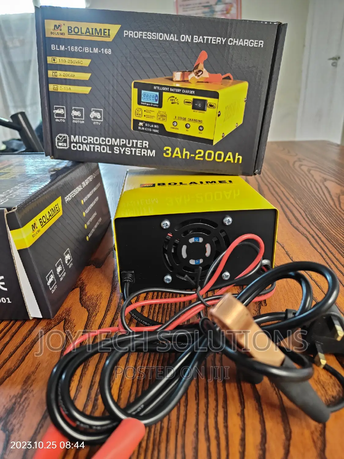 Battery Charger 12/240 Auto Select Computerised Charger