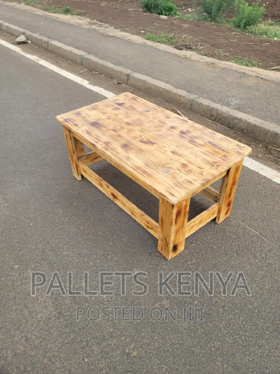 Coffee Table- Pallet Coffee Table.(#)