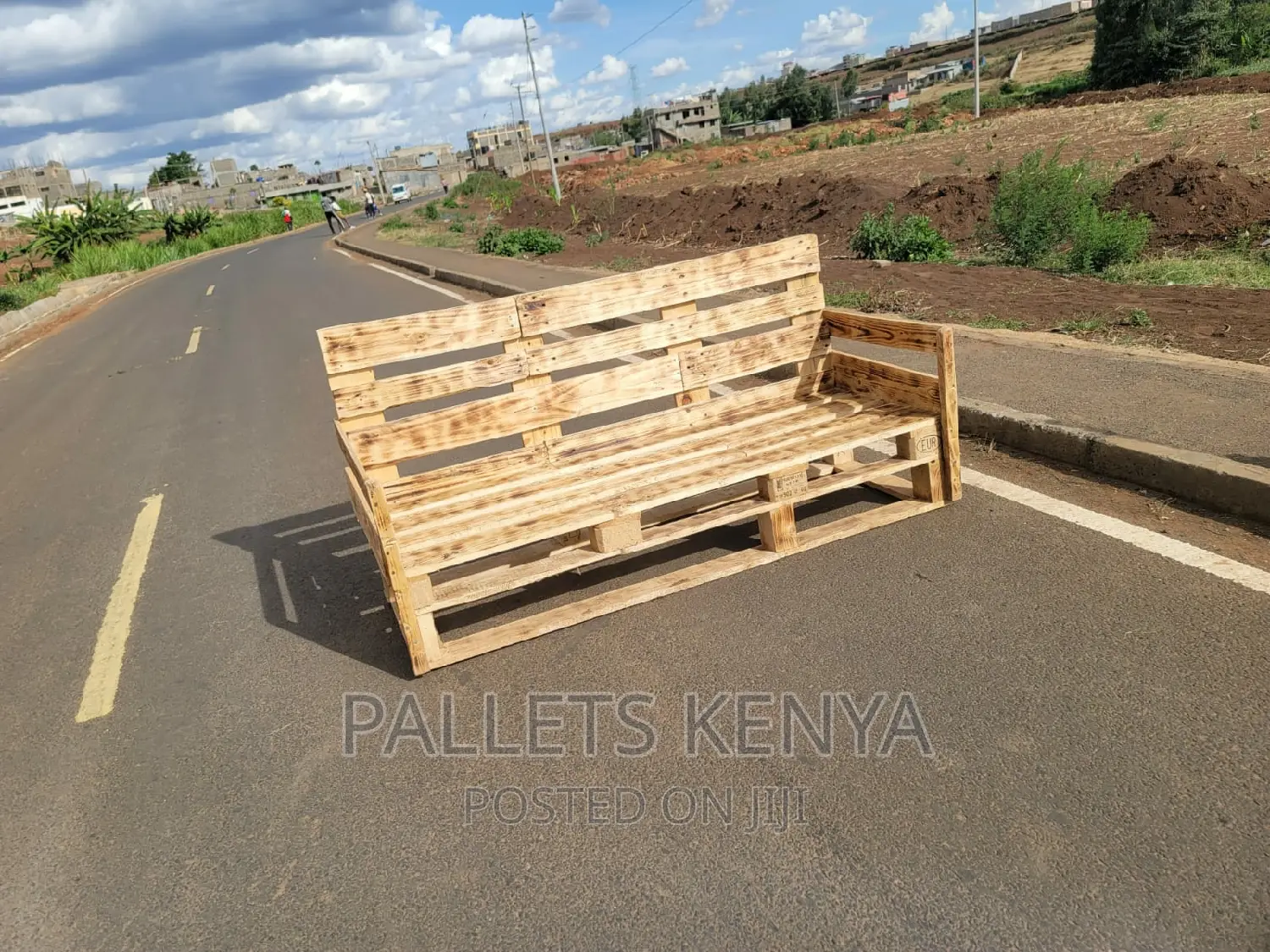 3/4 Seater Pallet Sofa. (#60)