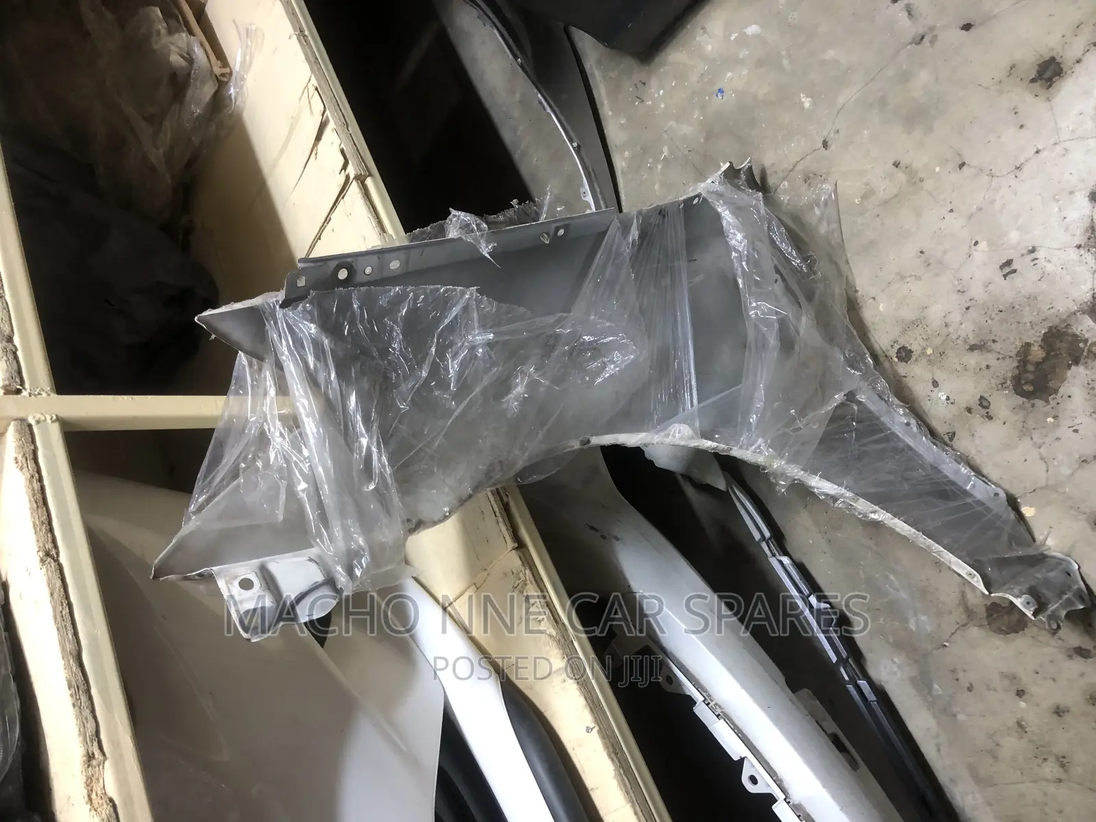 Toyota Crown Royal 2010 Fender