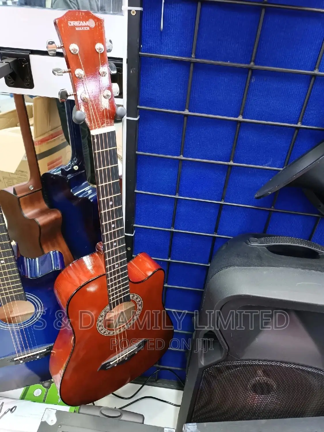 Dream Maker Size 38 Acoustic Guitar