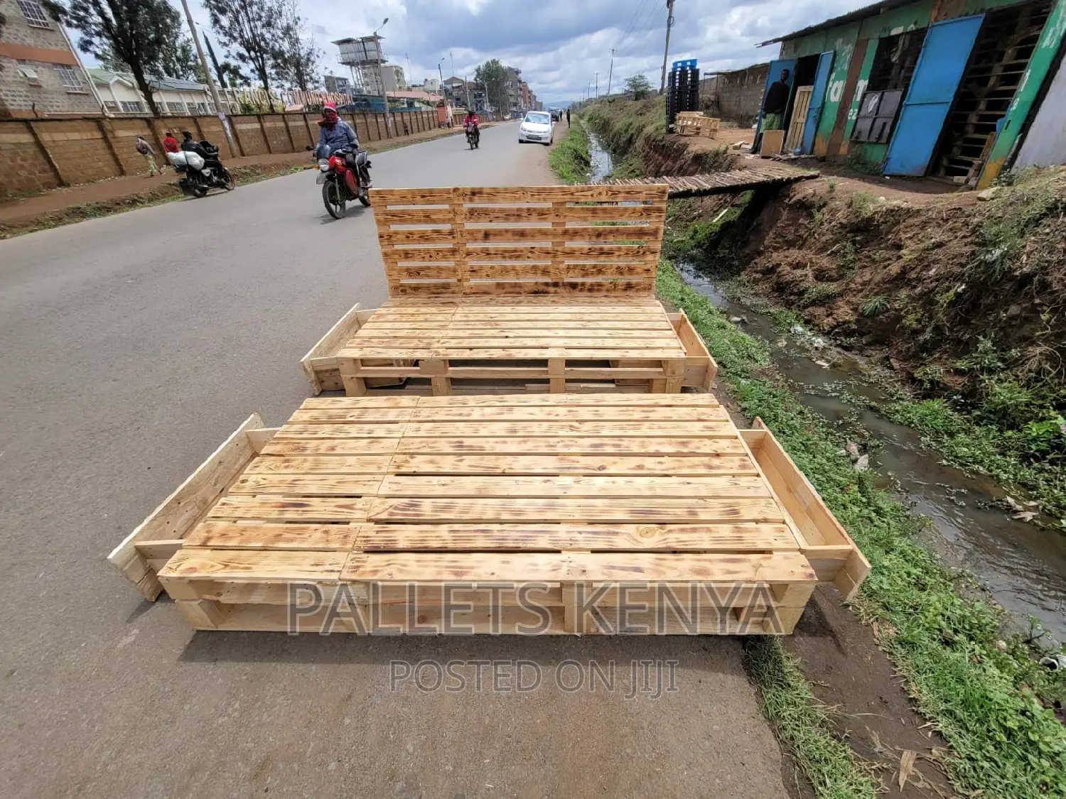 Pallet Bed- 6*6 Pallet Bed With Four Drawers. (#Es)