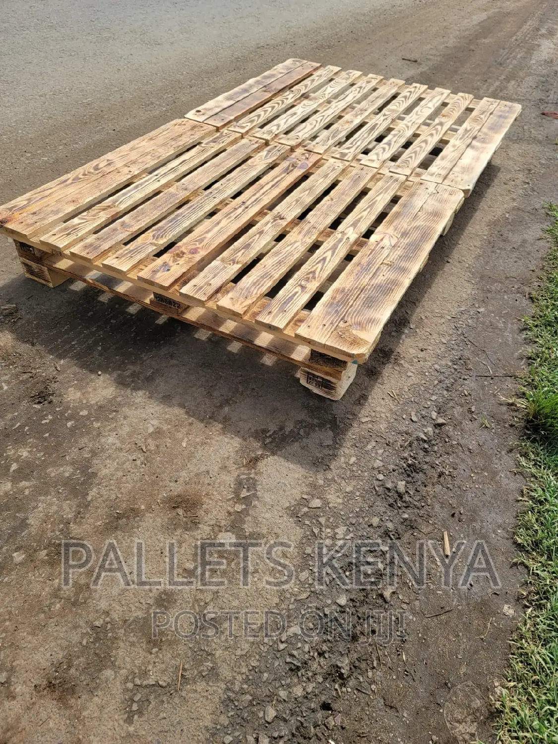 Pallet Bed- 4*6 Slightly Raised Pallet Bed. (#R2,02)