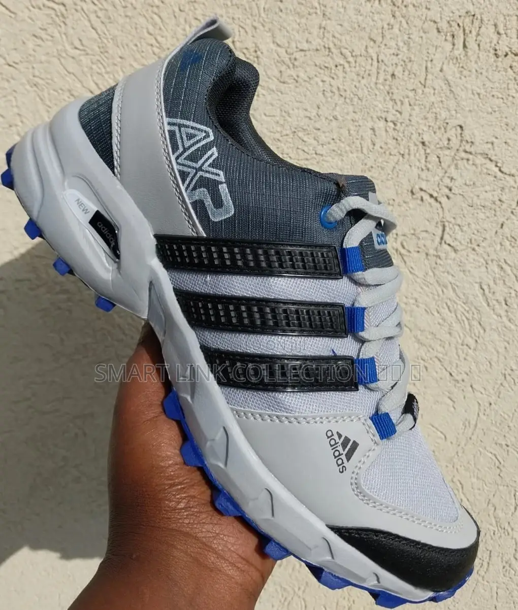 Adidas Sneakers