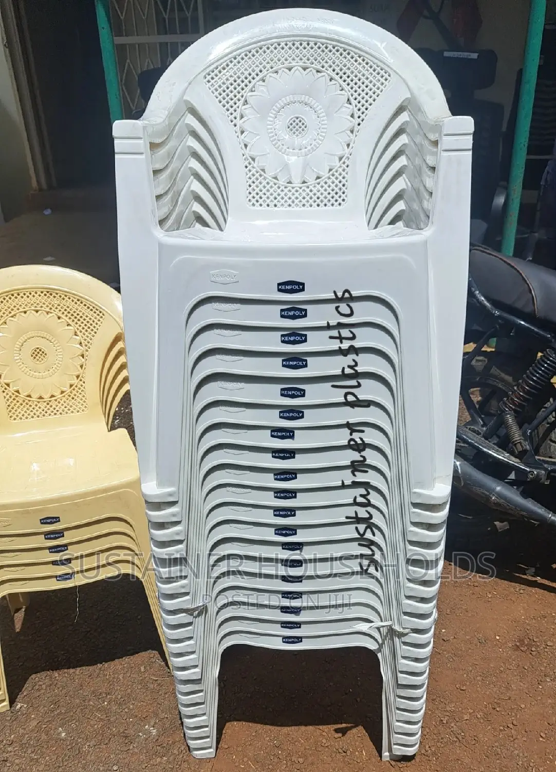 2014 Plastic Chairs