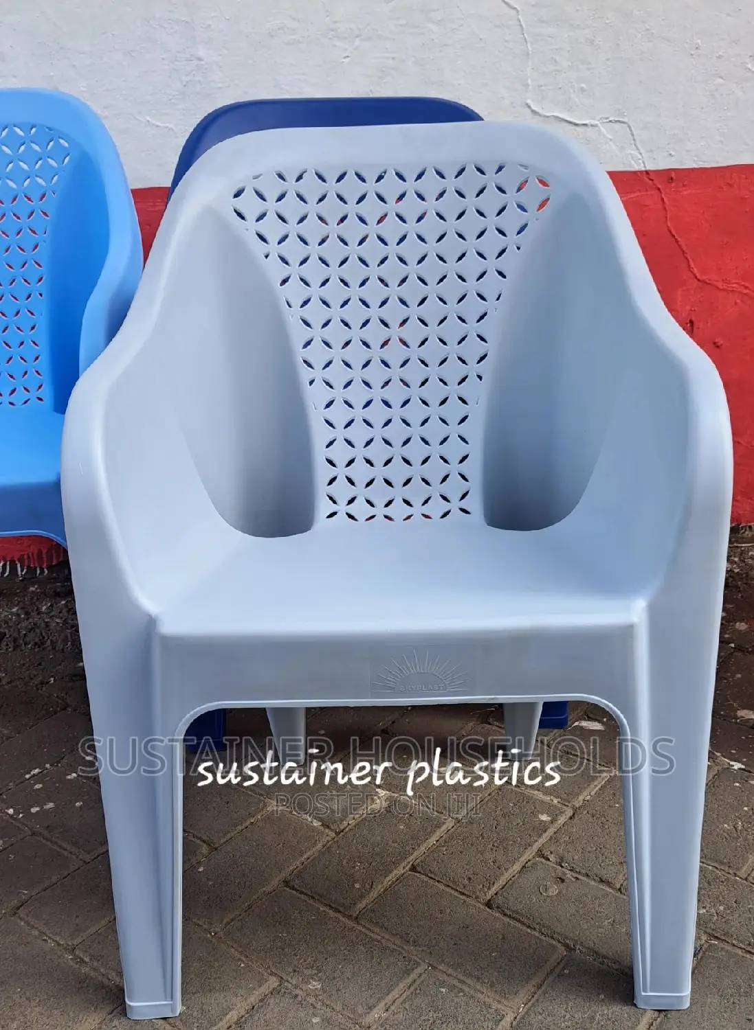 Kifaru Plastic Chairs