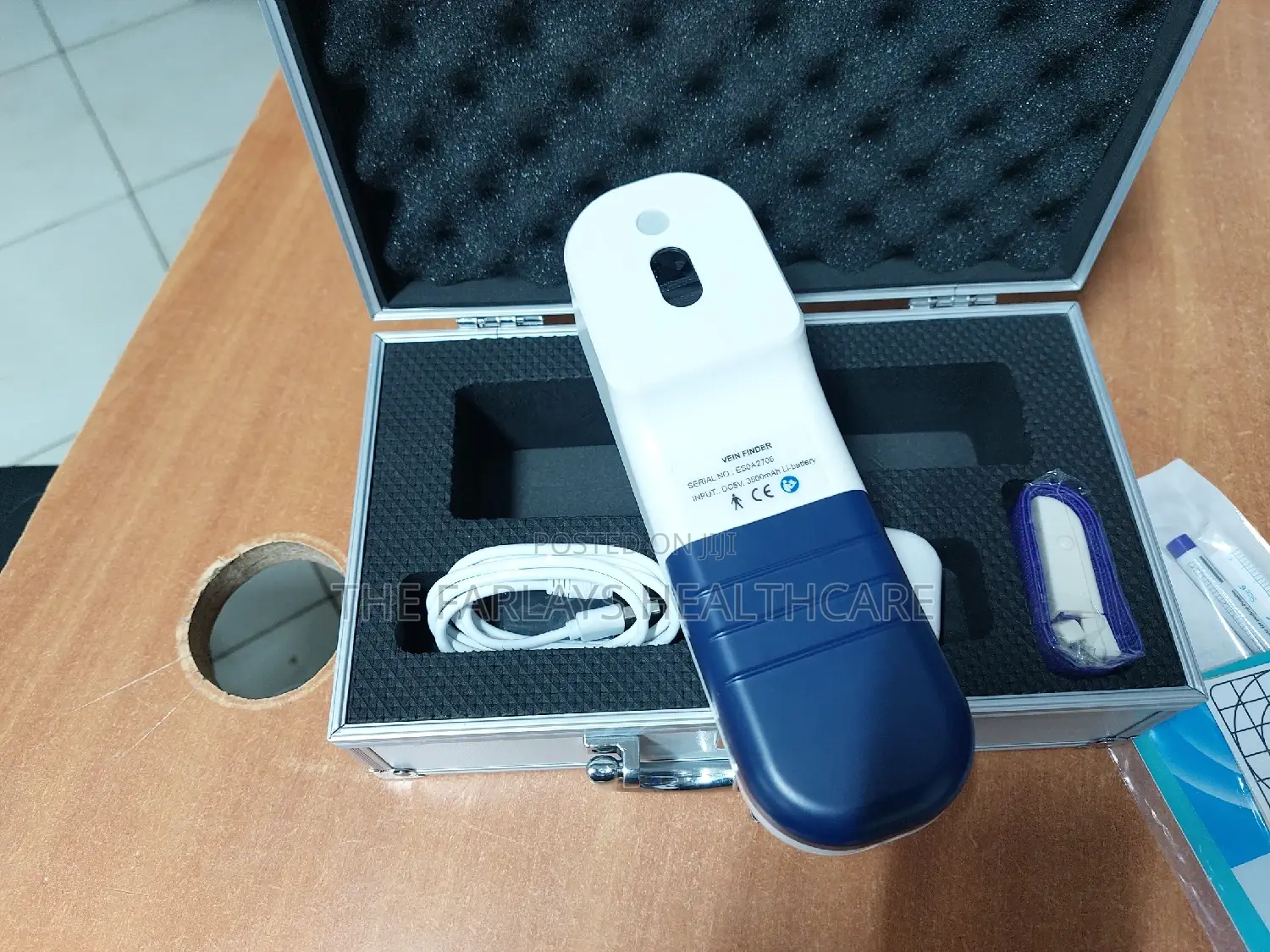 Vein Display Instrument. / Vein Finder.