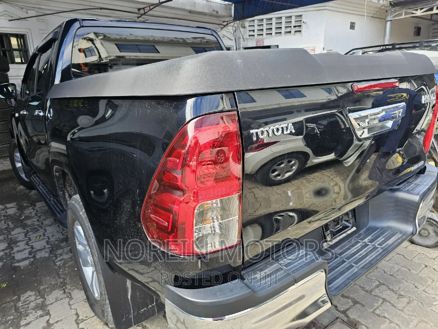 Toyota Hilux 2018 Black