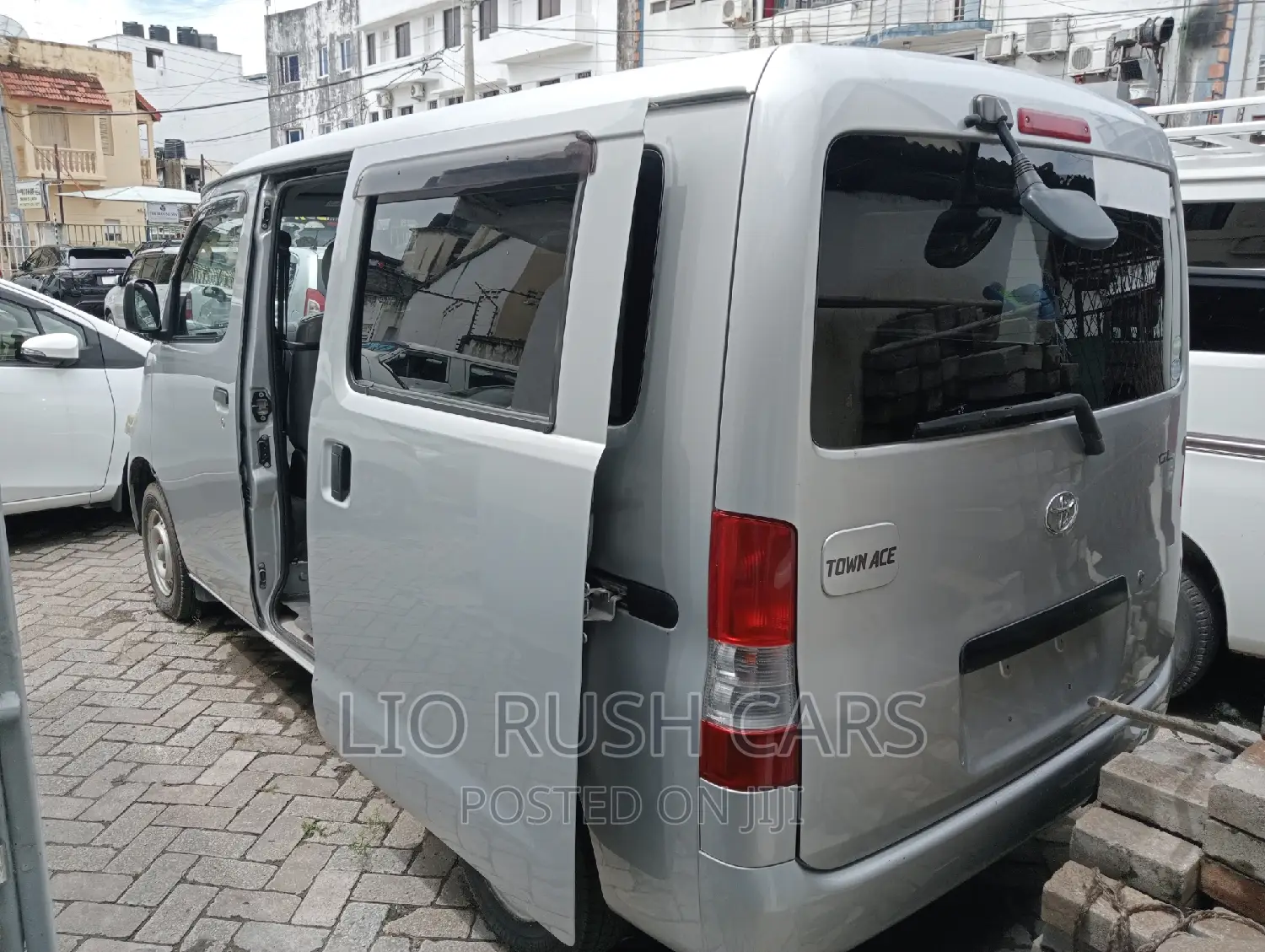 Toyota TownAce 2017 Silver