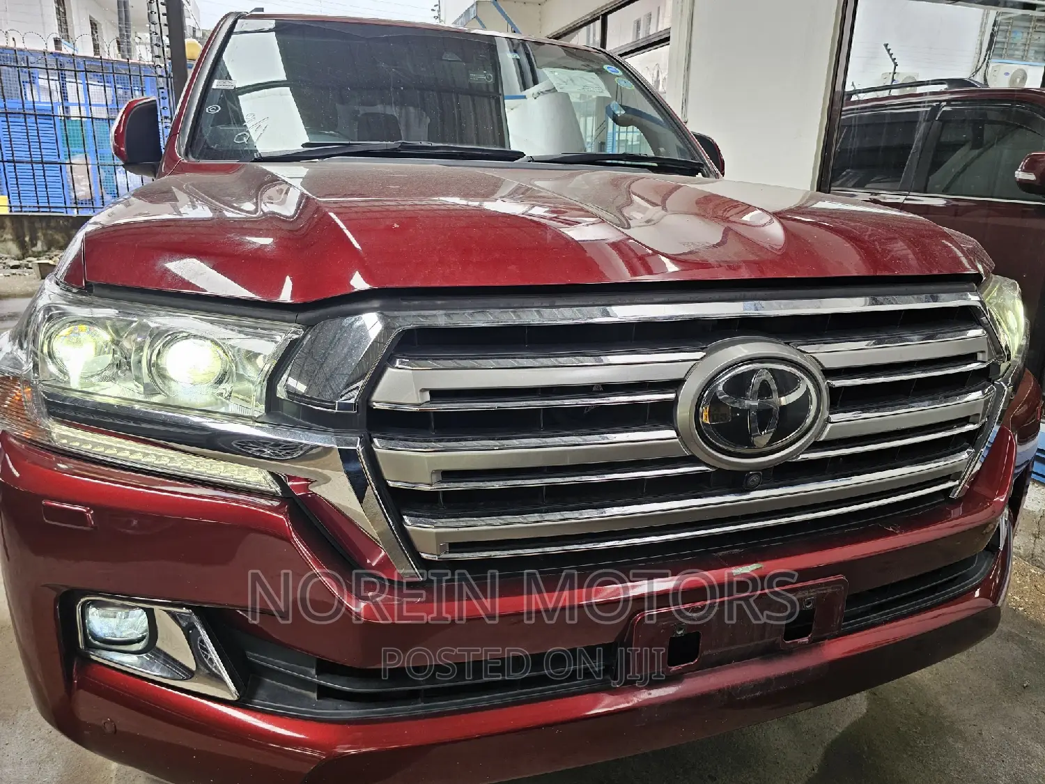 Toyota Land Cruiser 2017 Red