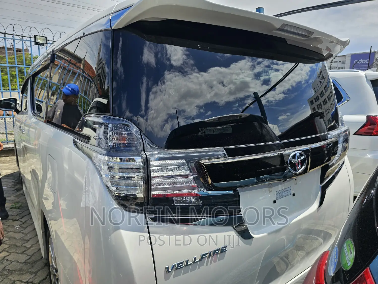 Toyota Vellfire 2017 Off white