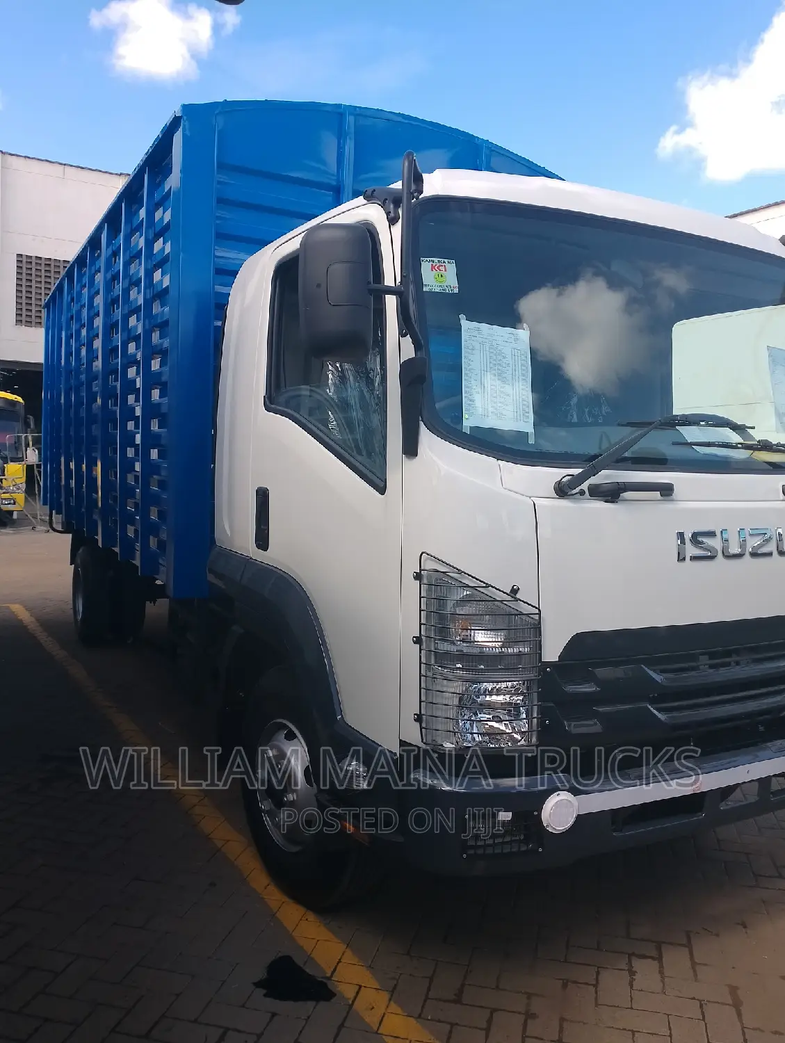 Isuzu FRR 90 (Enclosed Body)