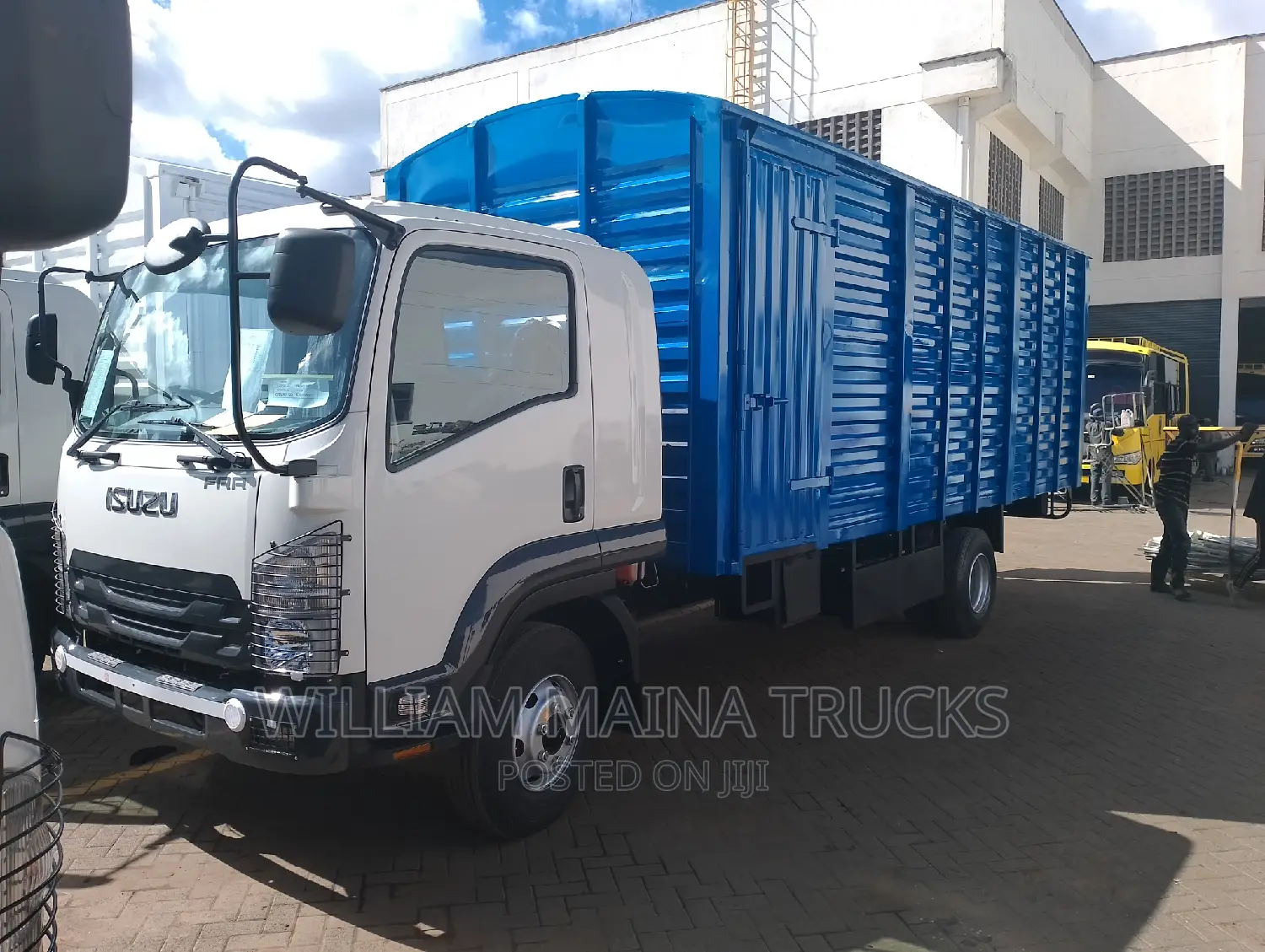 Isuzu FRR 90 (Enclosed Body)