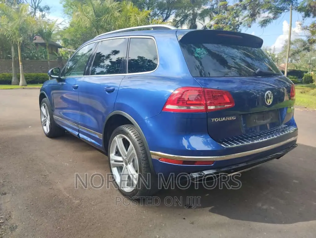 Volkswagen Touareg 2016 Blue