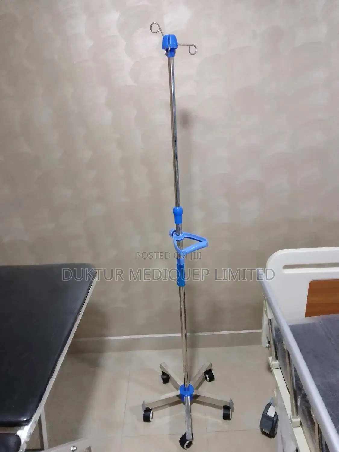 Iv Drip Stand 5 Rolling Wheels, 4 Hooks With Patient Handle