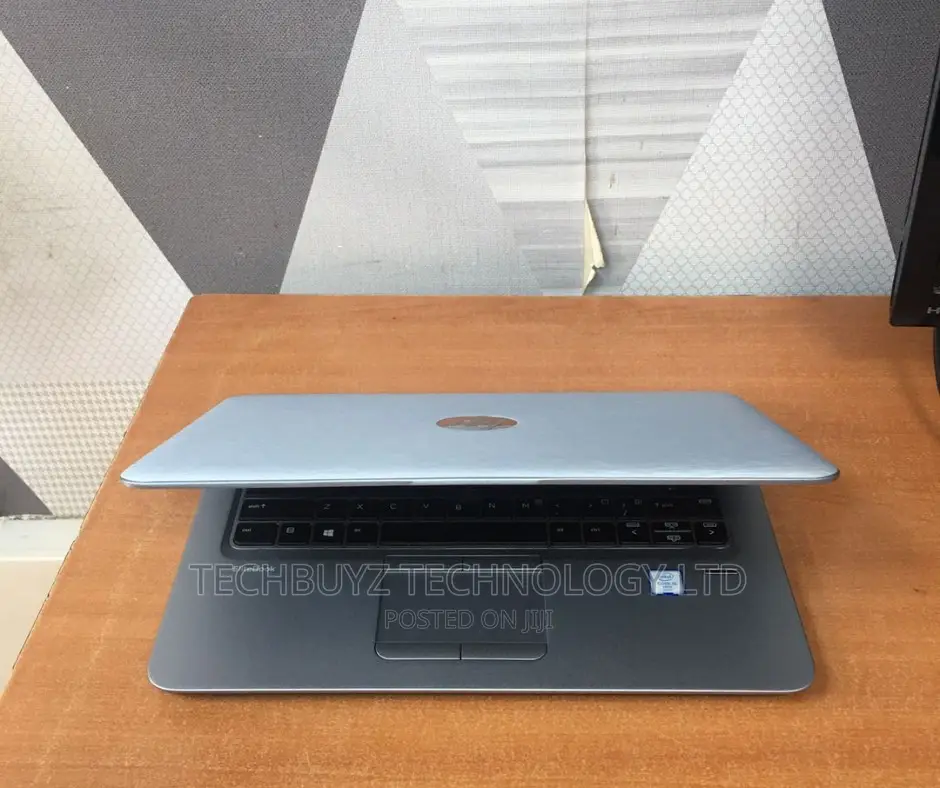 Laptop HP EliteBook 820 G3 8GB Intel Core I5 SSD 256GB