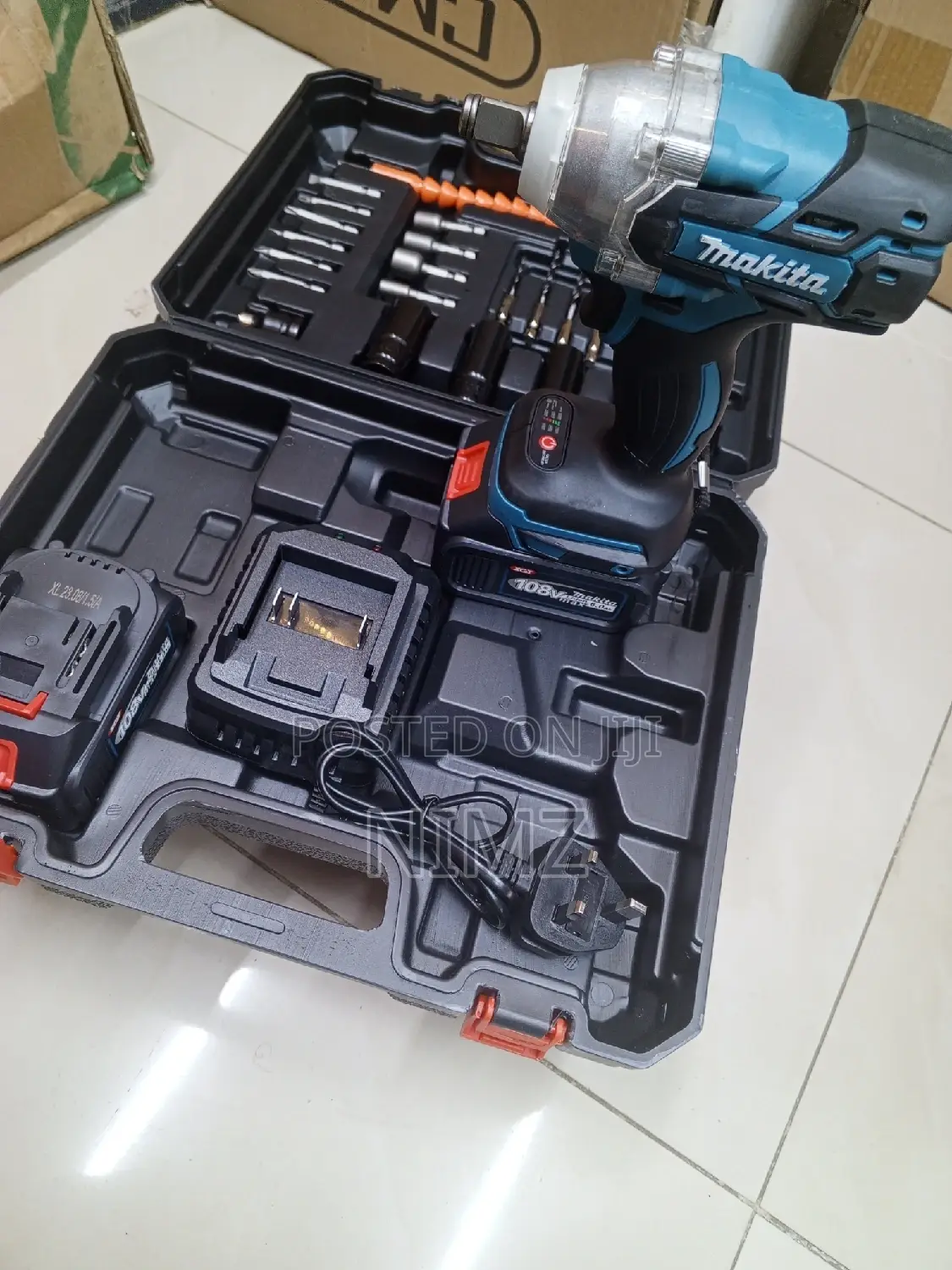 Makita Cordless Electric Impact Wrench With 2 Batteries